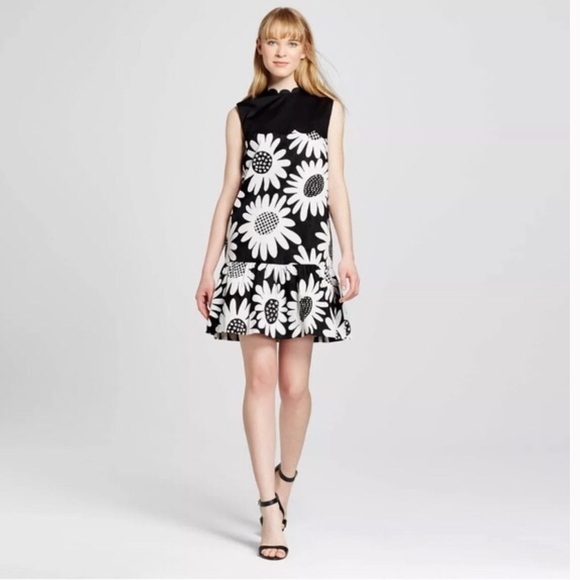 Victoria Beckham for Target Dresses & Skirts - Victoria Beckham L target scalloped daisy dress